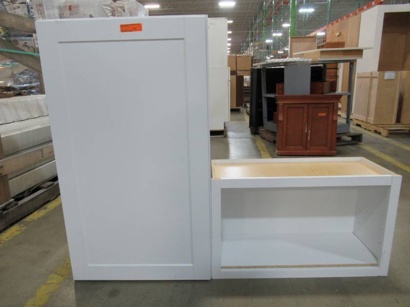 Hampton Bay Shaker Wall Cabinets In White Mn Home Outlet Auction