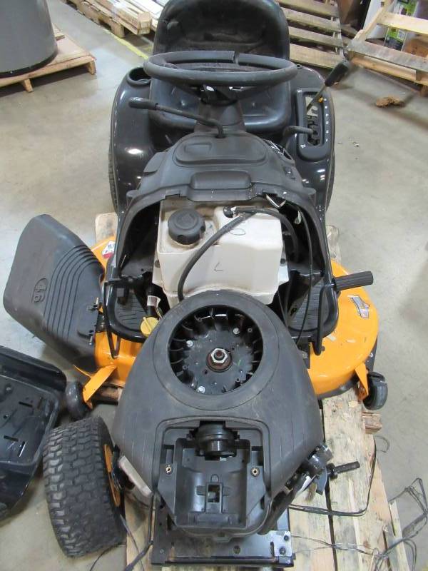 Poulan PRO PP20VA46 46 in. 20 HP VTwin Briggs & Stratton Automatic Gas