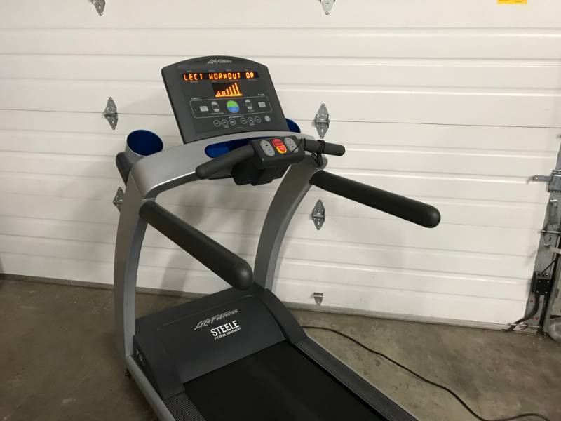 lot 1 image: Life Fitness T5 Treadmill