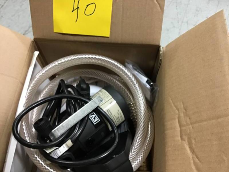 lot 40 image: Everbilt 0.1 HP Non-Submersible Transfer Pump in good condition