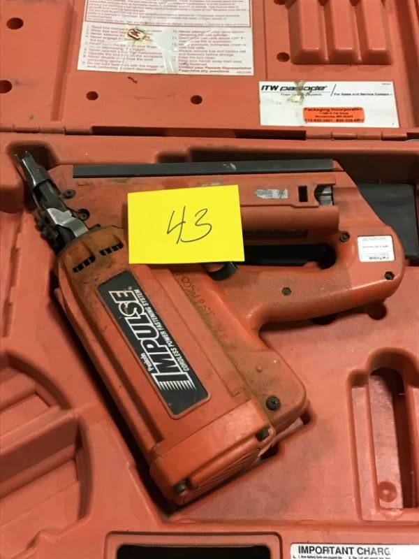 lot 43 image: ITW PASLODE IMPULSE NAILER CORDLESS POWER FASTENING SYSTEM USED