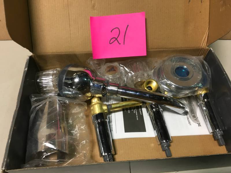 lot 21 image: Glacier Bay Aragon 3-Handle 1-Spray WaterSense Tub and Shower Faucet in Chrome open box in like new condition