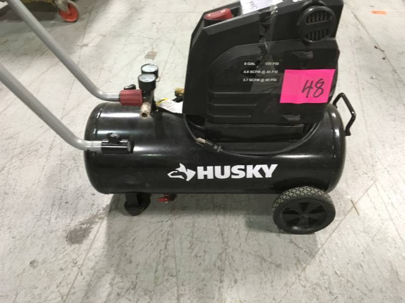 lot 48 image: Husky 8G 150 PSI Hotdog Air Compressor open box in like new condition