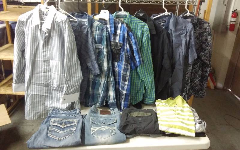 Large Lot Of Mens 2X Shirts, Jeans 40 & 42