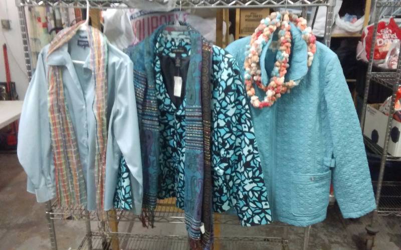 3-Ladies Plus Sizes (New & Like New) 2X, 22 With Scarf Accessories