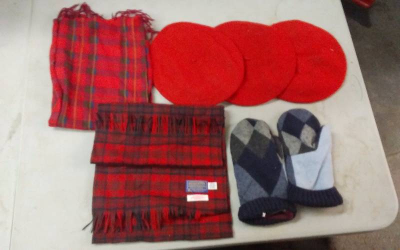 Pendelton Scarf, 3-Red Tams