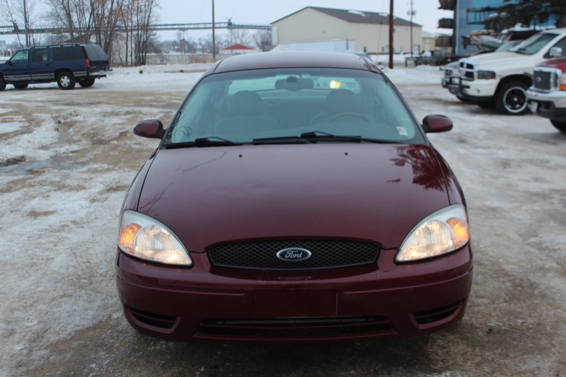 lot 3349 image: 2005 Ford Taurus SEL - Well Equipped - Rust Free Southern Car -