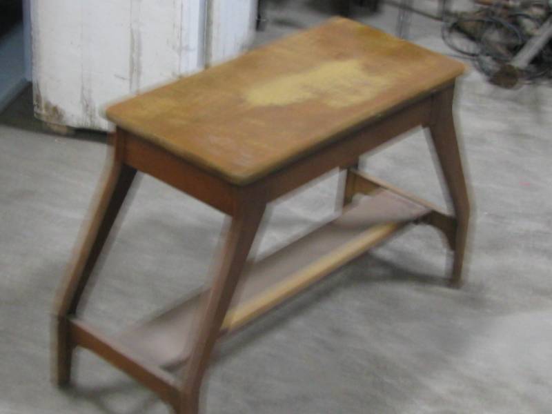 lot 5 image: Piano Bench