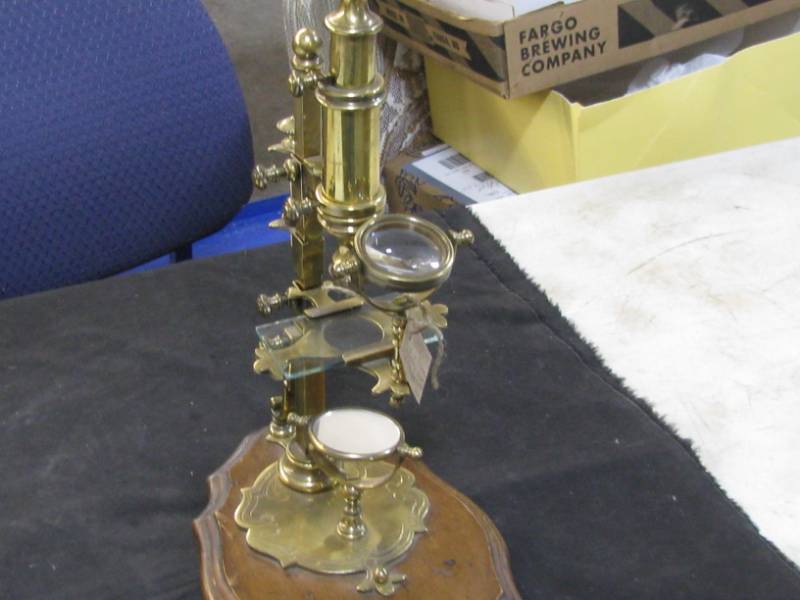 lot 22 image: Steampunk