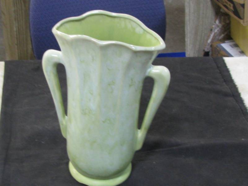 lot 26 image: Pottery Vase