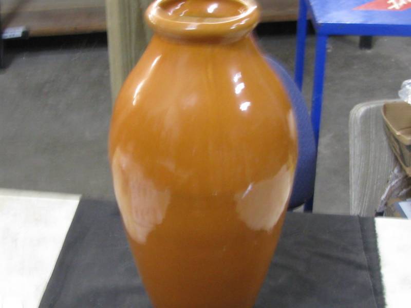 lot 30 image: Pottery Vase