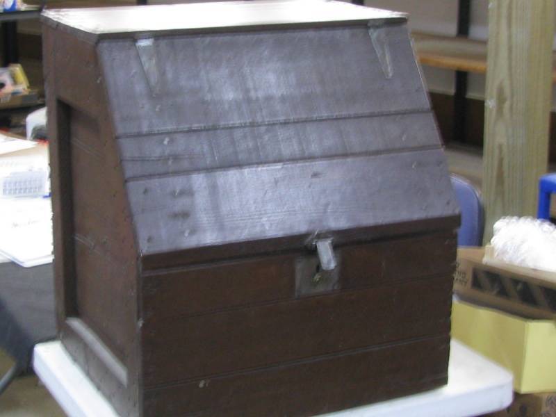 lot 32 image: National Cash Register Shipping Crate