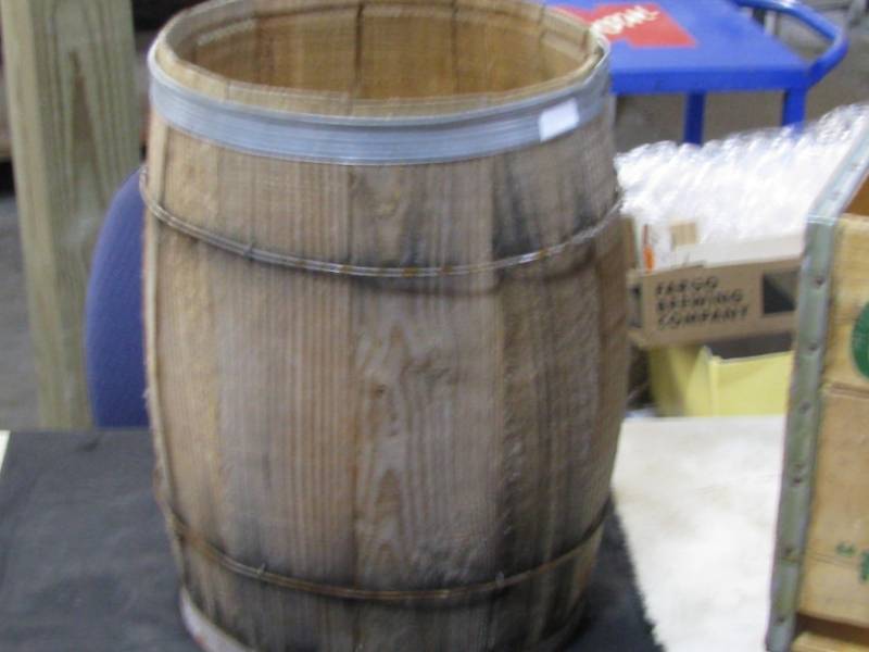 lot 33 image: Nail Keg