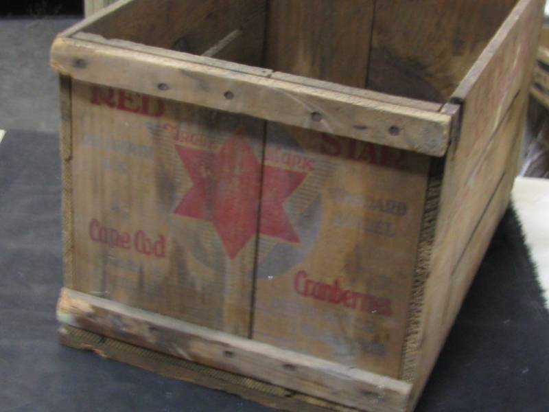lot 35 image: Red Star Cranberries Crate