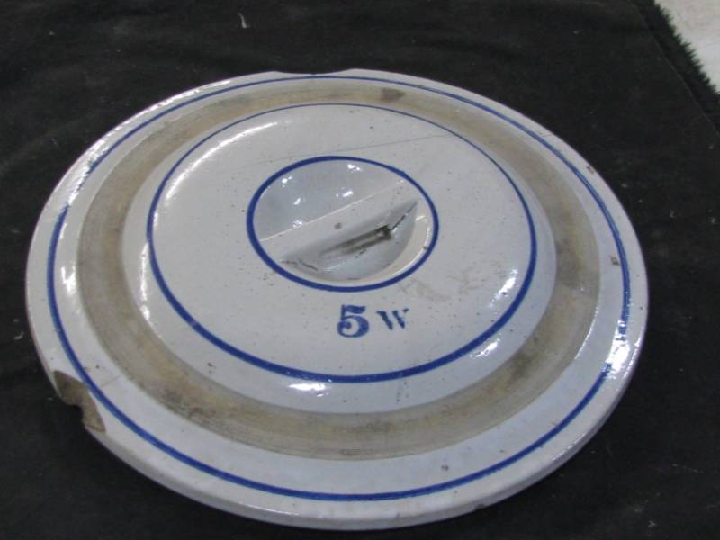 lot 47 image: Red Wing 5gl Water Cooler Lid
