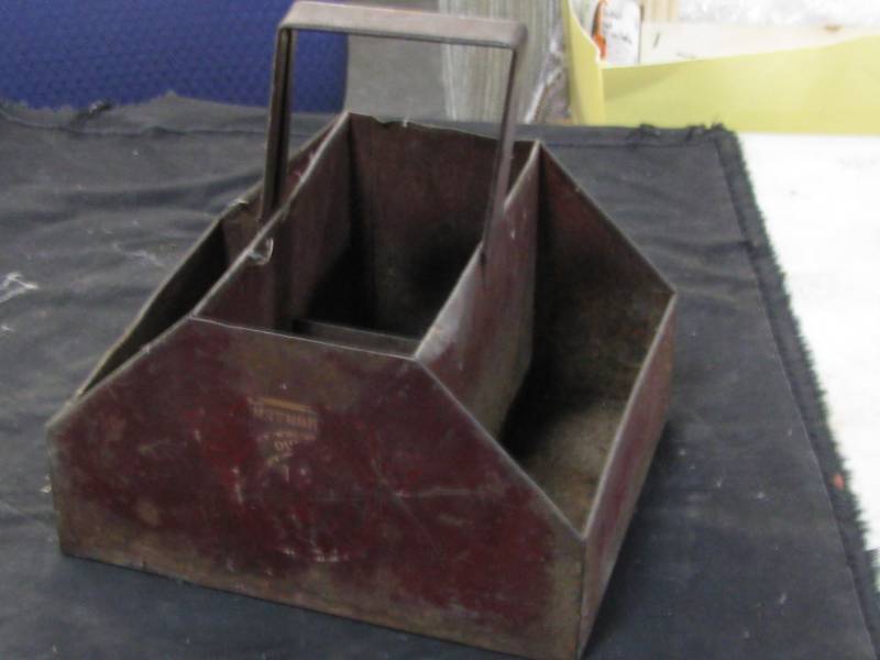 lot 58 image: Metal Carrying Rack