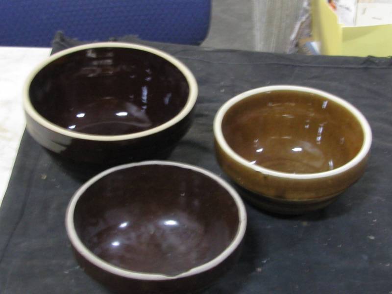 lot 61 image: Crock Bowls