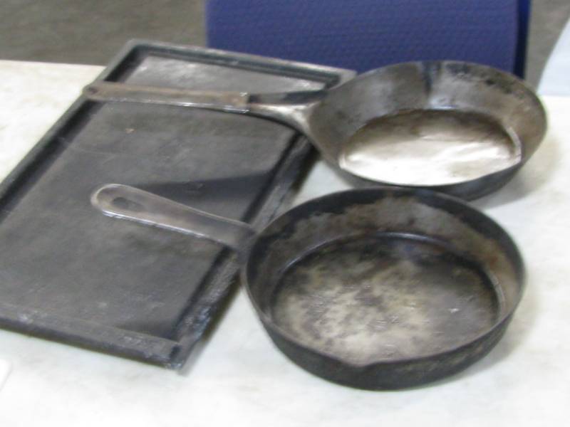lot 91 image: Cast Cookware