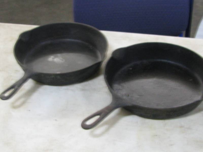 lot 92 image: Cast Iron Skillets