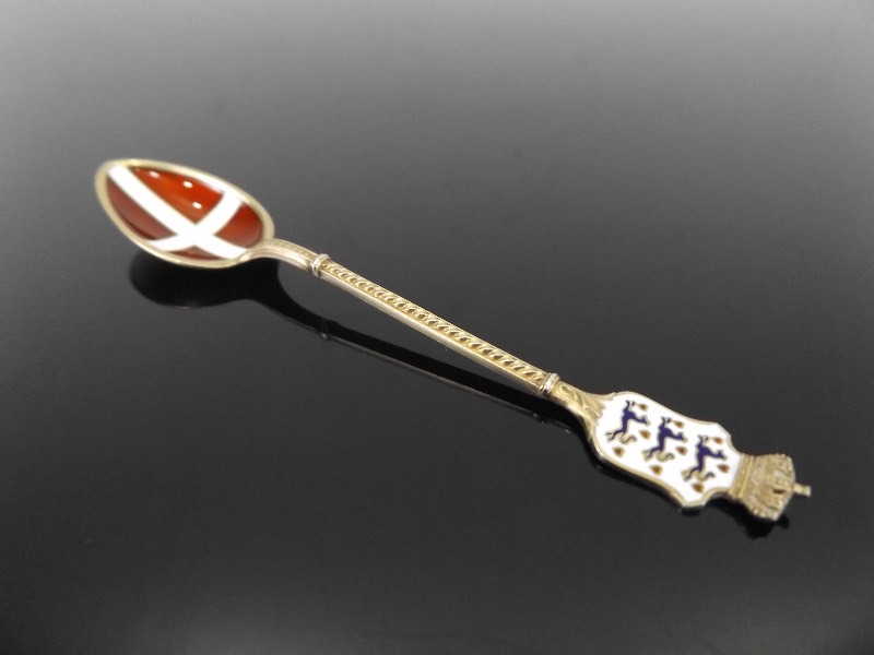 lot 8 image: Vintage .925 Sterling Silver Enamel Denmark Souvenir Spoon