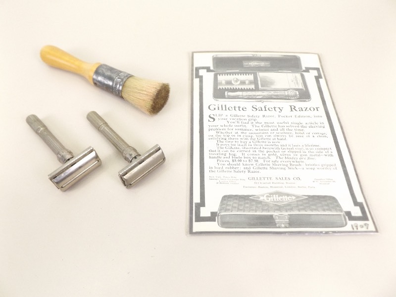 lot 15 image: 2 Vintage Gillette Fat Boy Dial Razors and Accessories