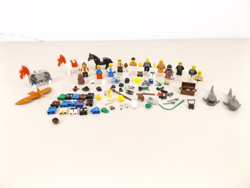 lot 37 image: Lot of Lego Minifigures