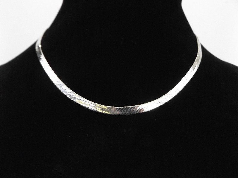 lot 60 image: .925 Sterling Silver 5mm Wide 16 Snake Link Necklace