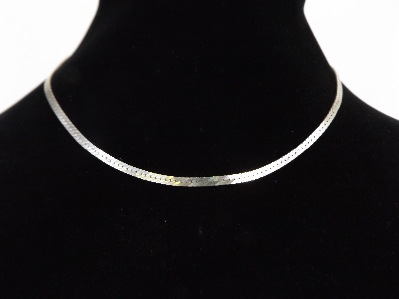 lot 62 image: .925 Sterling Silver 3mm Wide 16 Snake Link Necklace
