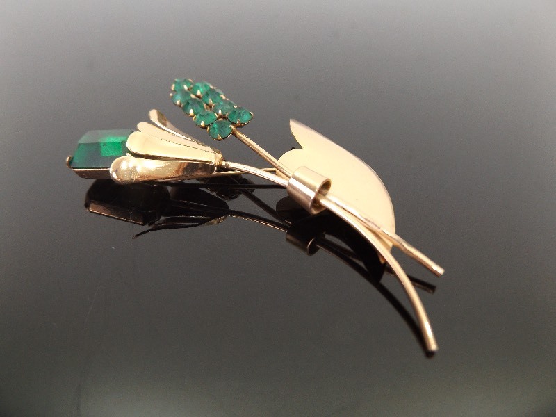 lot 68 image: LARGE Vintage .925 Sterling Silver CORO Emerald Flower Brooch