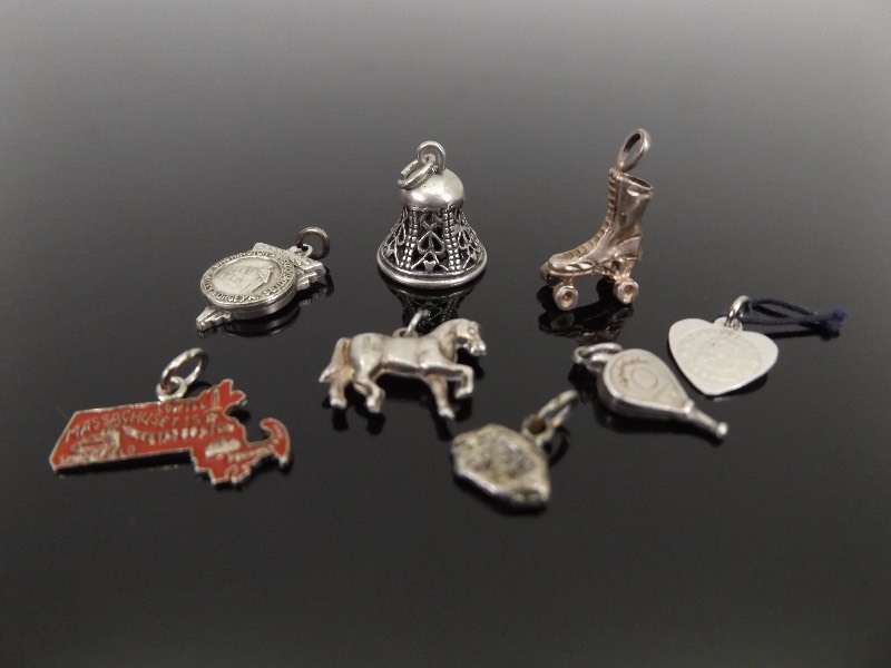 lot 78 image: 8 Vintage .925 Sterling Silver Charms