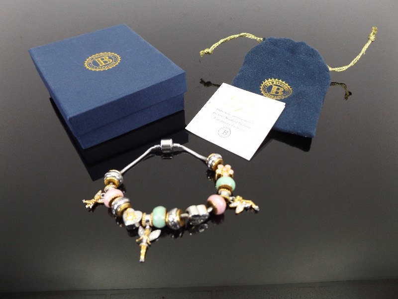 lot 85 image: New in Box Bradford Exchange Tinkerbell Disney Faith, Trust Pixie Dust Bracelet