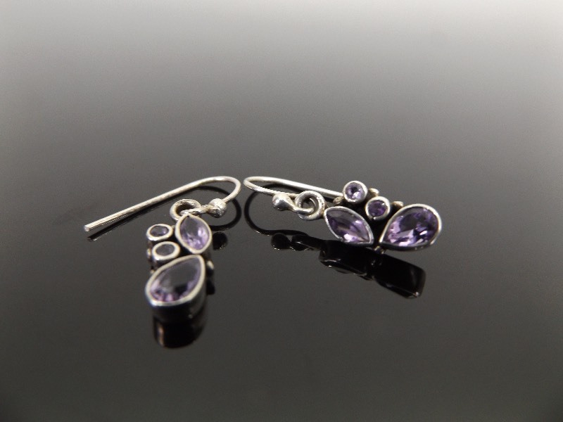 lot 99 image: Vintage .925 Sterling Silver Amethyst Dangle Earrings