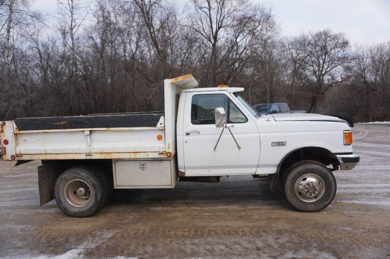 1991 Ford XLT Lariat Diesel Dually 4 x 4 Dump Truck