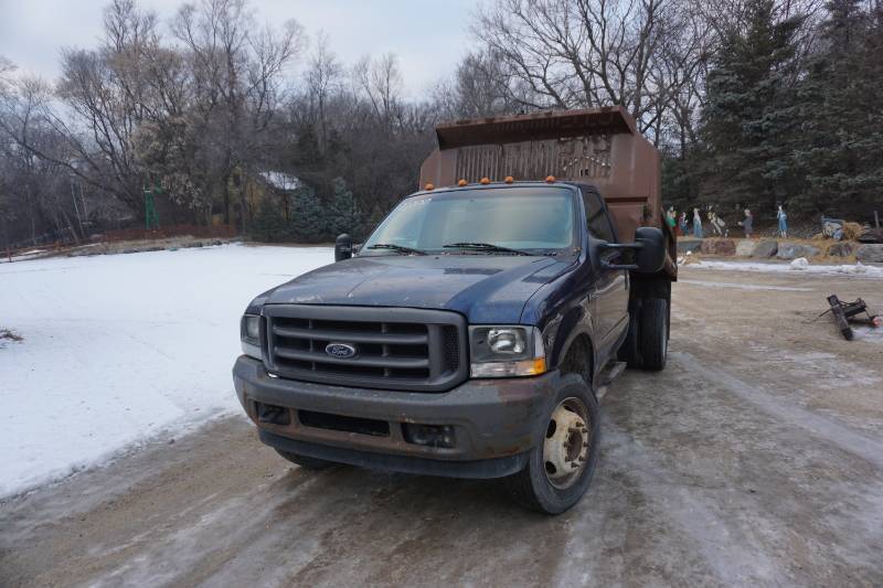 2003 Ford F-450 XL Super Duty Dump Truck