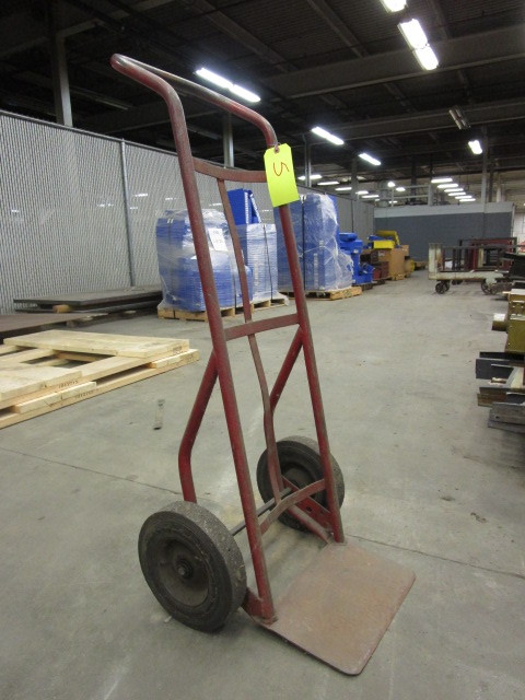 lot 5 image: HAND TRUCK