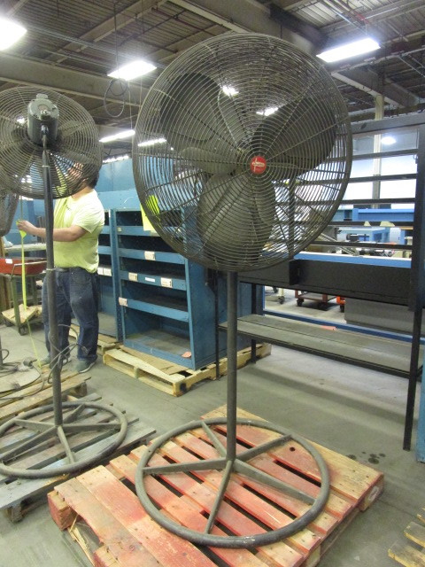 lot 12 image: STAND FAN