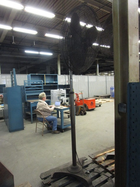 lot 16 image: STAND FAN