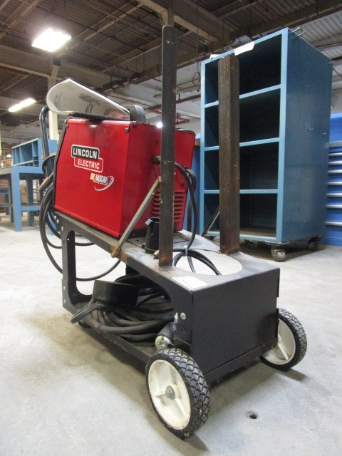 lot 40 image: PORTABLE WELDING UNIT