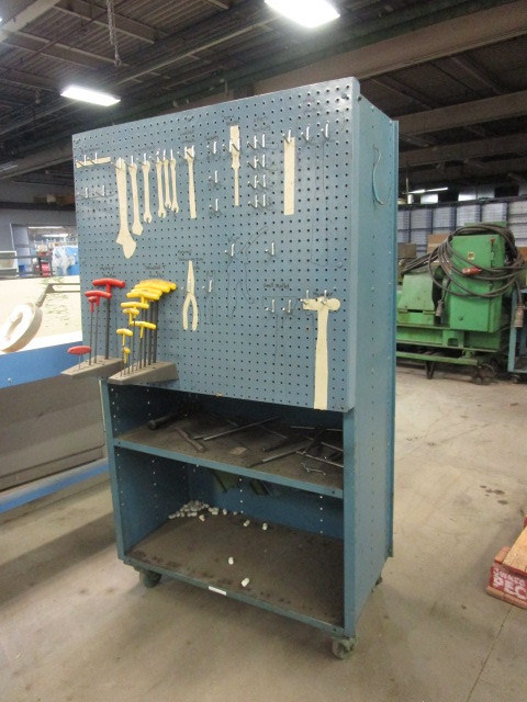 lot 59 image: ROLLILNG STEEL TOOL STORAGE UNIT