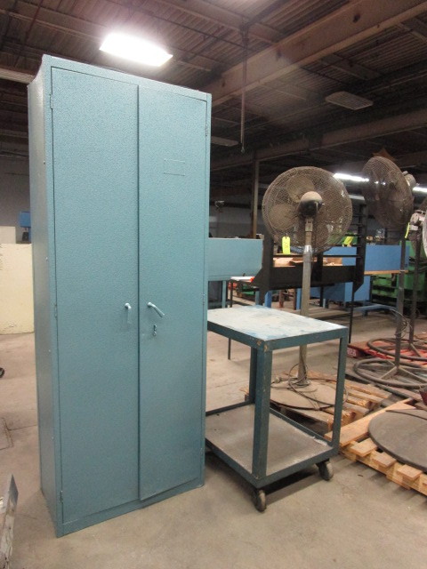 lot 61 image: STEEL CABINET AND ROLLING CART