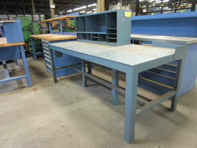 lot 66 image: STEEL WORKBENCH WITH SHELF SPACE