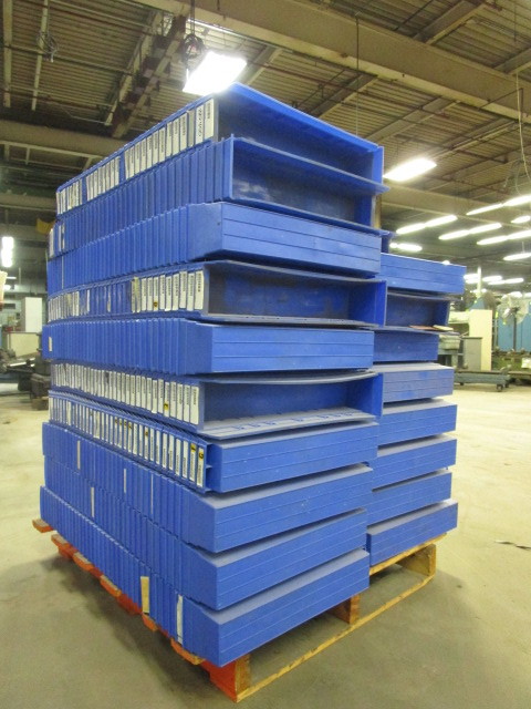 lot 72 image: AKRO-MILS BLUE PLASTIC PARTS BINS