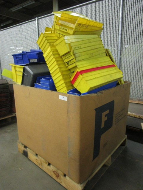 lot 77 image: AKRO-MILS YELLOW AND BLUE PLASTIC PARTS BINS