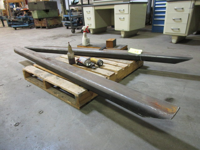lot 84 image: FORK LIFT FORK EXTENSIONS