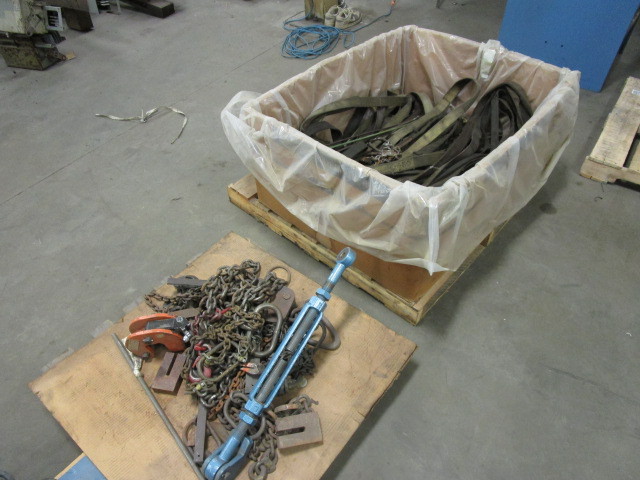 lot 121 image: MATERIAL HANDLING ACCESSORIES