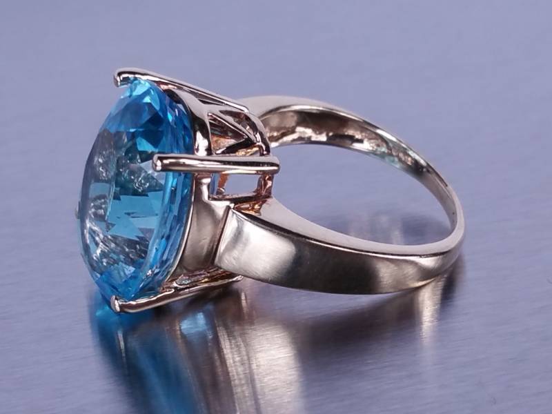 12ct Natural Aqua Estate Ring in Yellow Gold