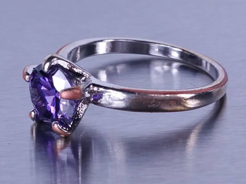 Ladies Large Brilliant Amethyst Solitaire Estate Ring