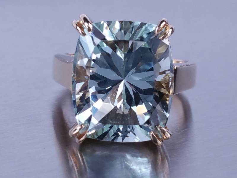 11 CT Natural Aqua Beryl Estate Ring 14k
