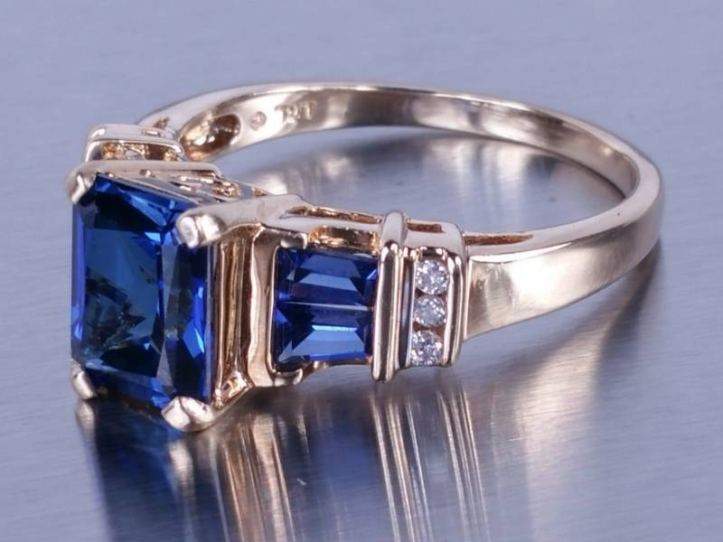 Sapphire and Diamond Estate Ring 10k