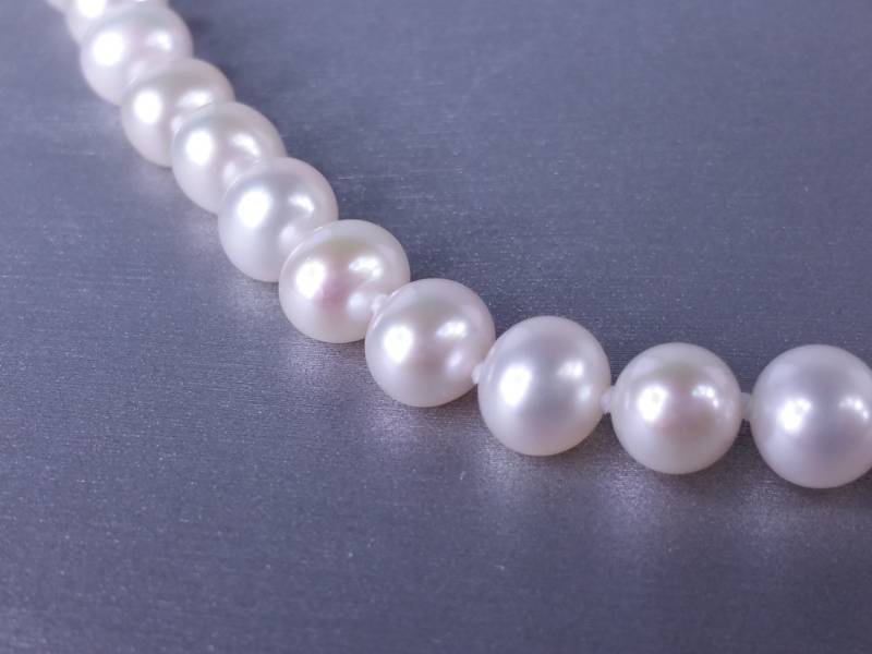 Zales White Pearl Necklace
